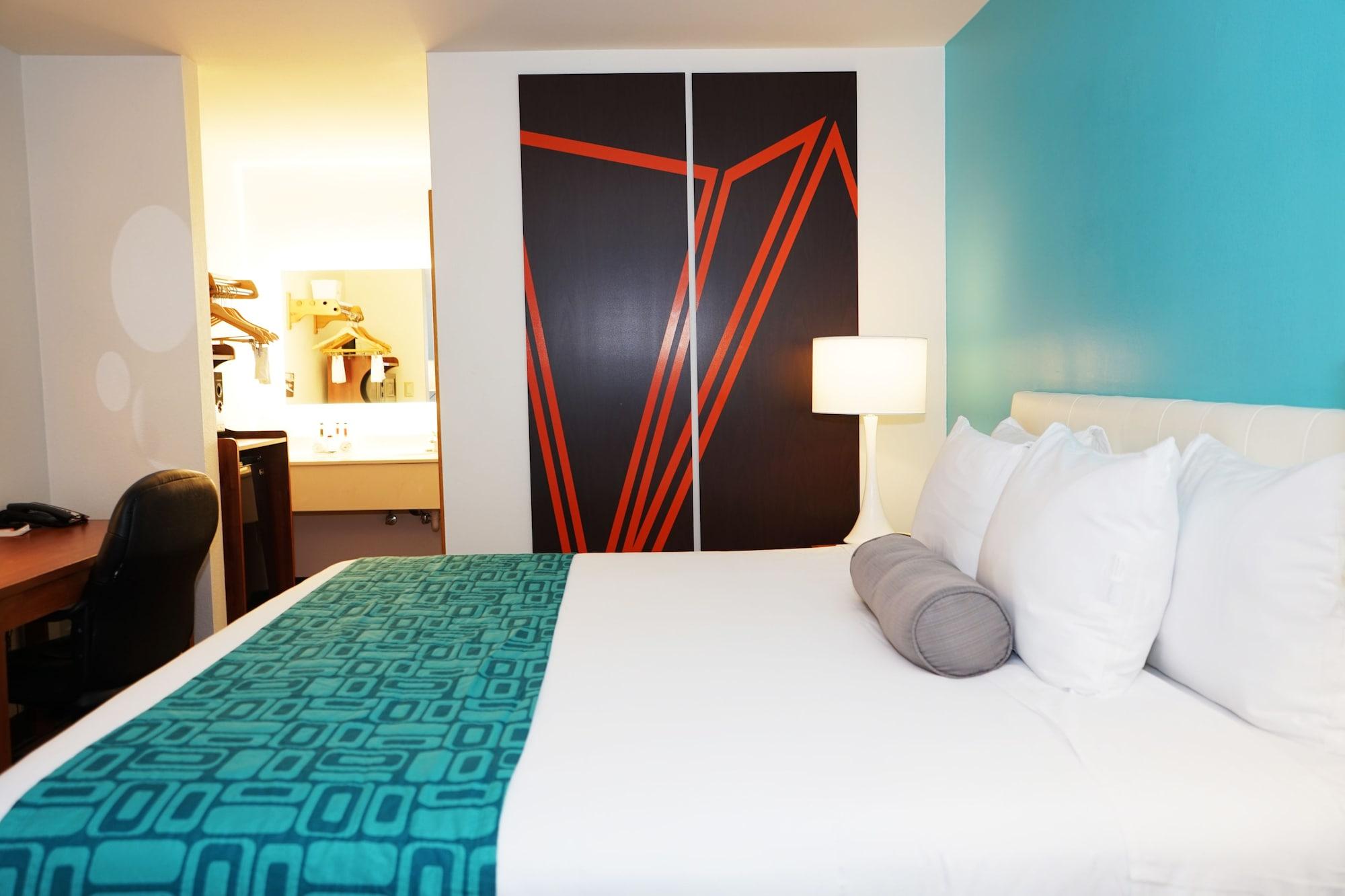Howard Johnson By Wyndham Salinas Exterior foto