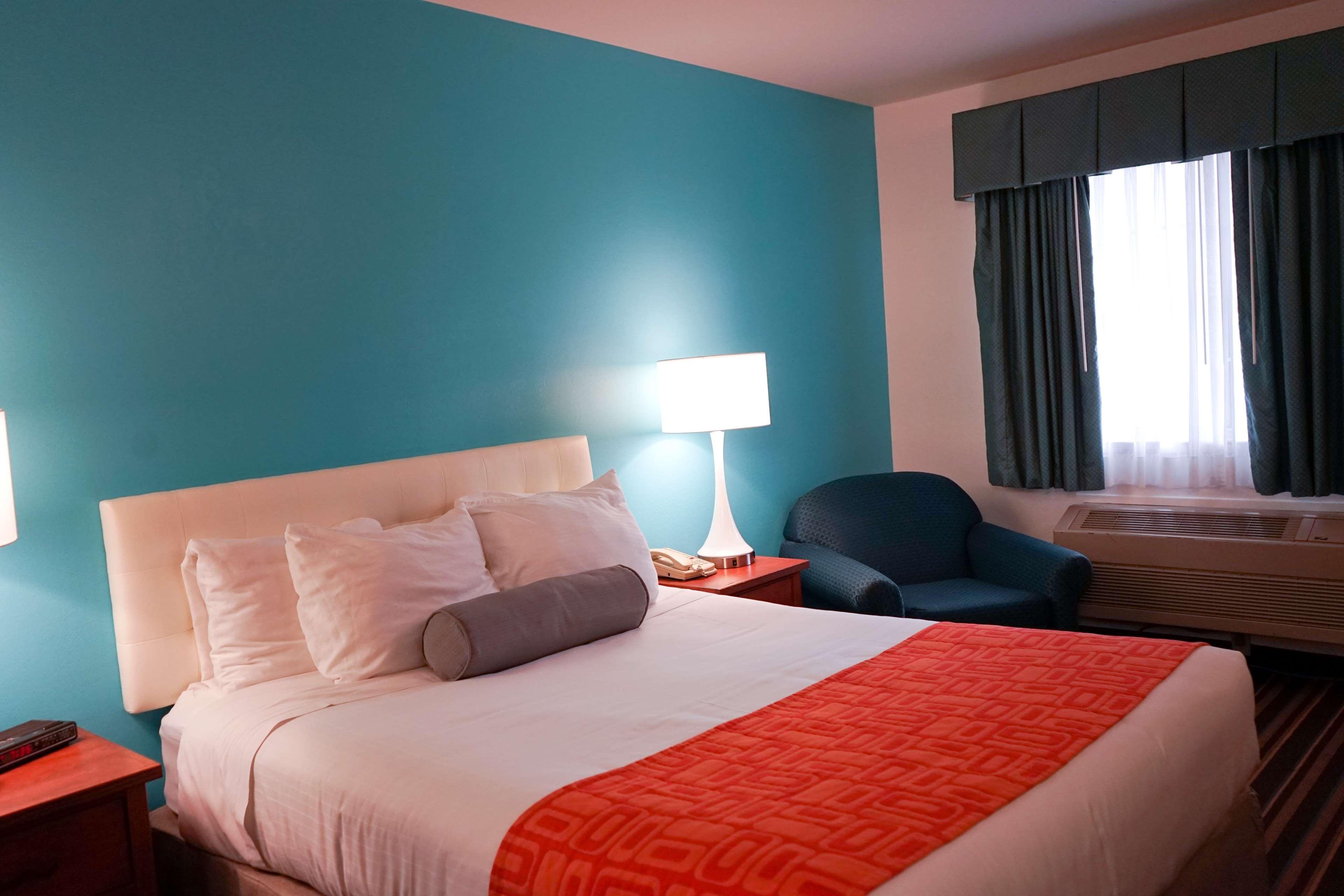 Howard Johnson By Wyndham Salinas Exterior foto